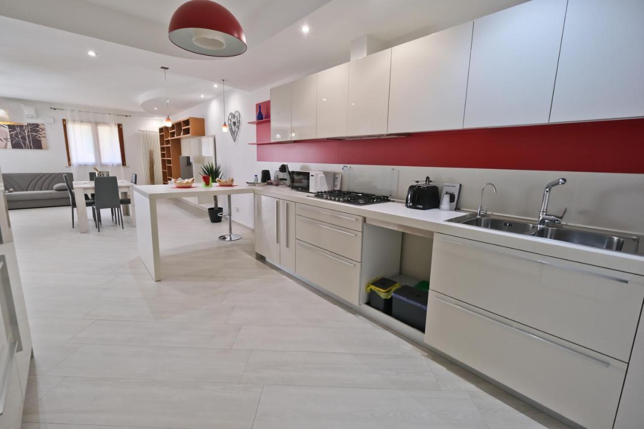 Apartmán Modern House - 5 Stelle - Posto Auto Privato Brindisi Exteriér fotografie